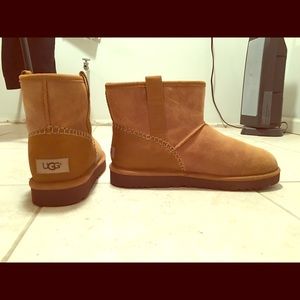 Men’s UGG boots size 10. NEVER WORN